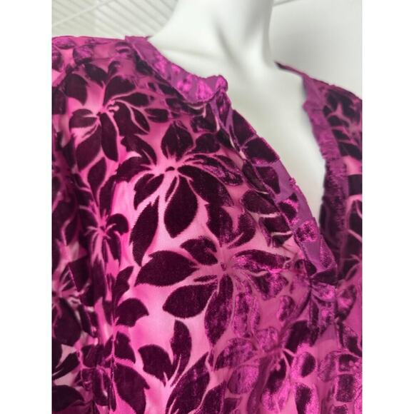 Torrid Floral Blouse, Magenta with Velvet Floral Pattern Size 3X NWT - Picture 10 of 13